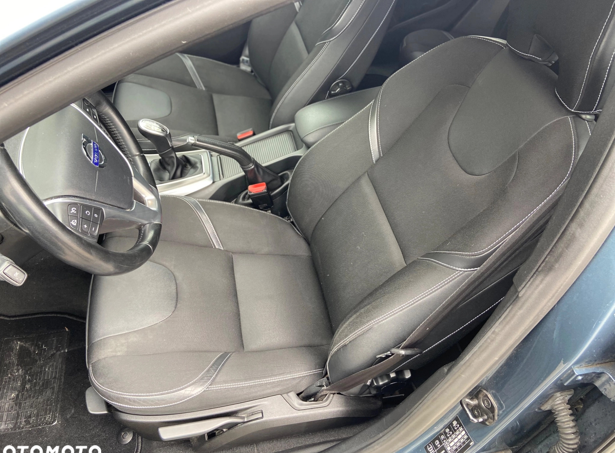 Volvo V40 cena 34300 przebieg: 236500, rok produkcji 2012 z Puławy małe 301